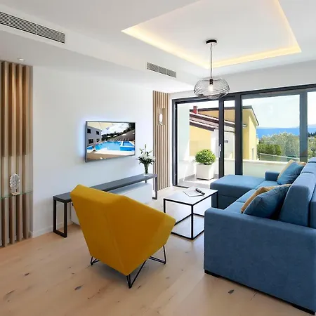 Modena Maris-heated Pool-grill-relax-jacuzzi * Icici