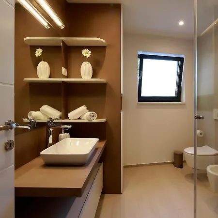 Modena Maris-heated Pool-grill-relax-jacuzzi Apartment Icici