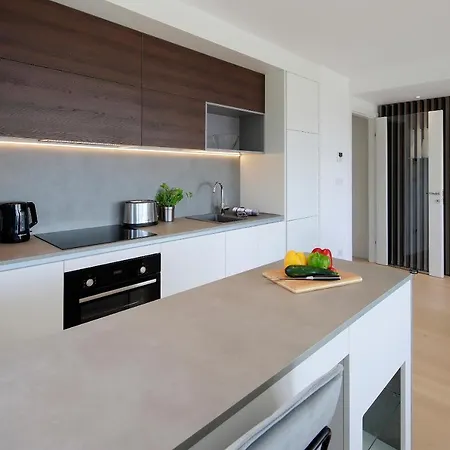 Modena Maris-heated Pool-grill-relax-jacuzzi Apartment Icici