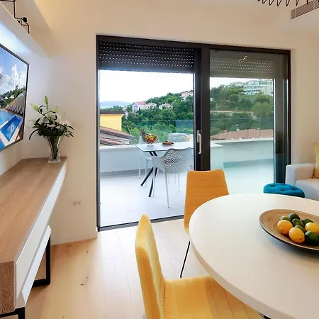 Apartment Modena Maris-heated Pool-grill-relax-jacuzzi *