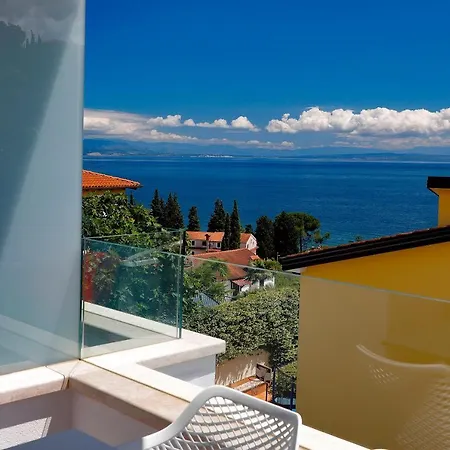 Modena Maris-heated Pool-grill-relax-jacuzzi * Icici